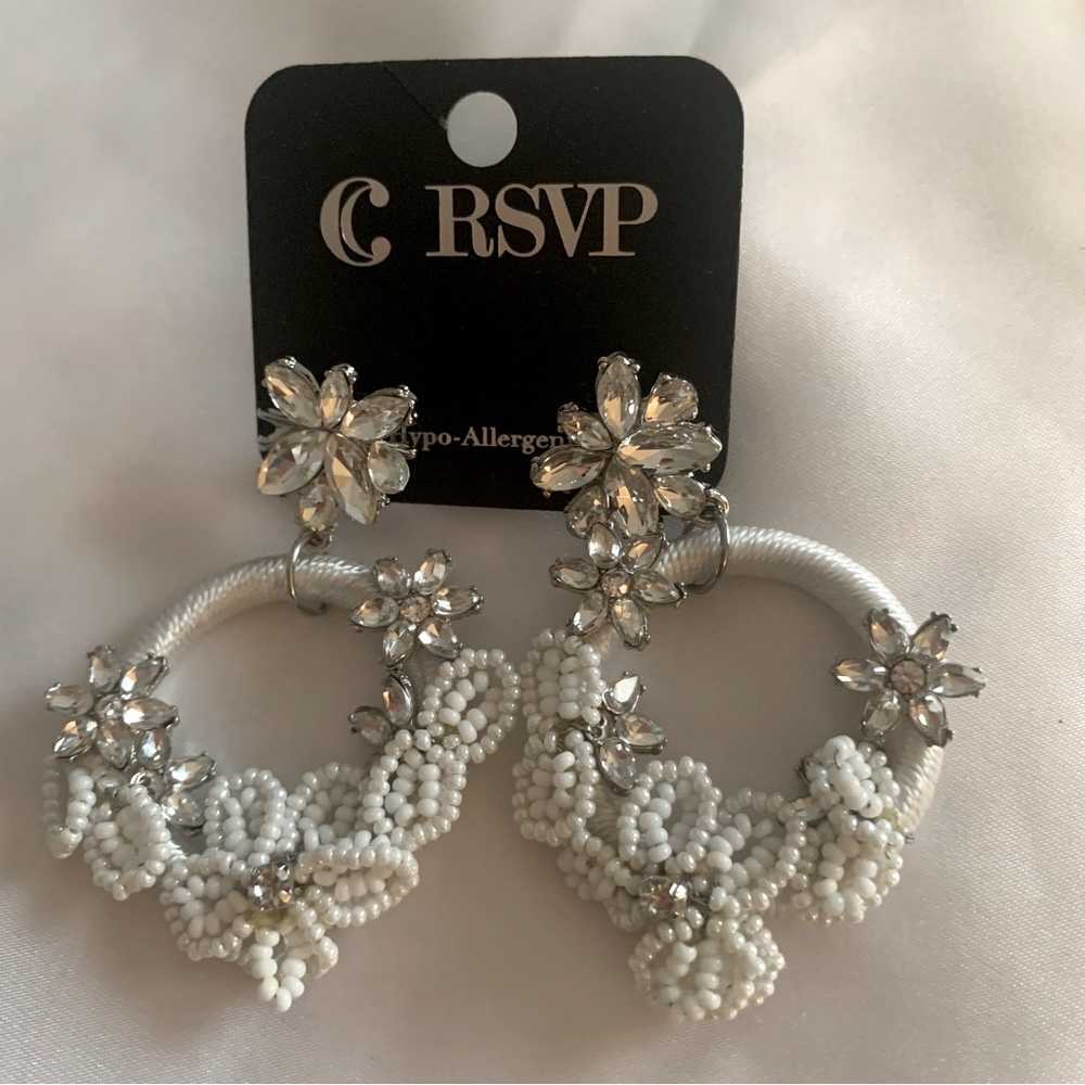 💎NWT‎ Charming Charlie Bridal beaded  hoop earrings white